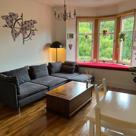 1 Bedroom Flat In Tolcross, Glasgow Top Floor. Esterno foto