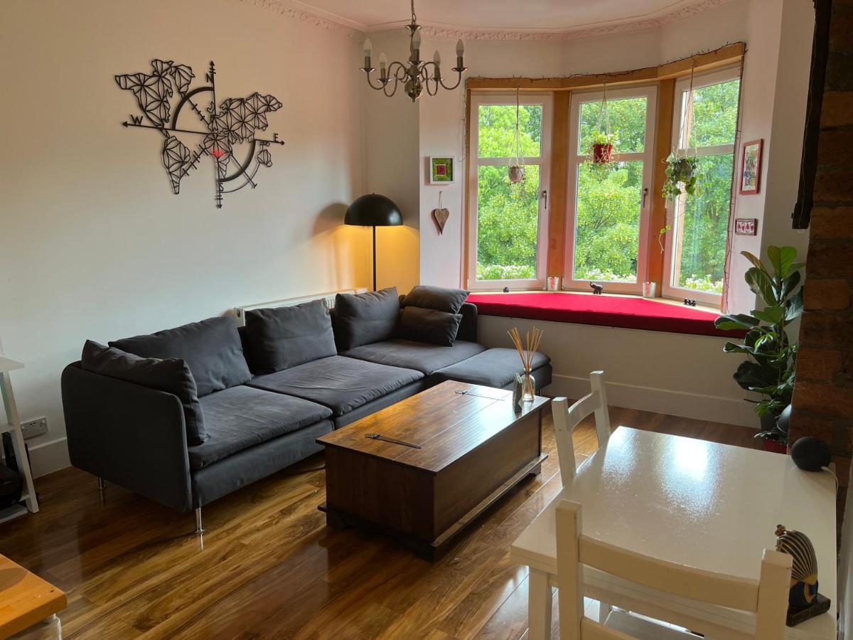 1 Bedroom Flat In Tolcross, Glasgow Top Floor. Esterno foto