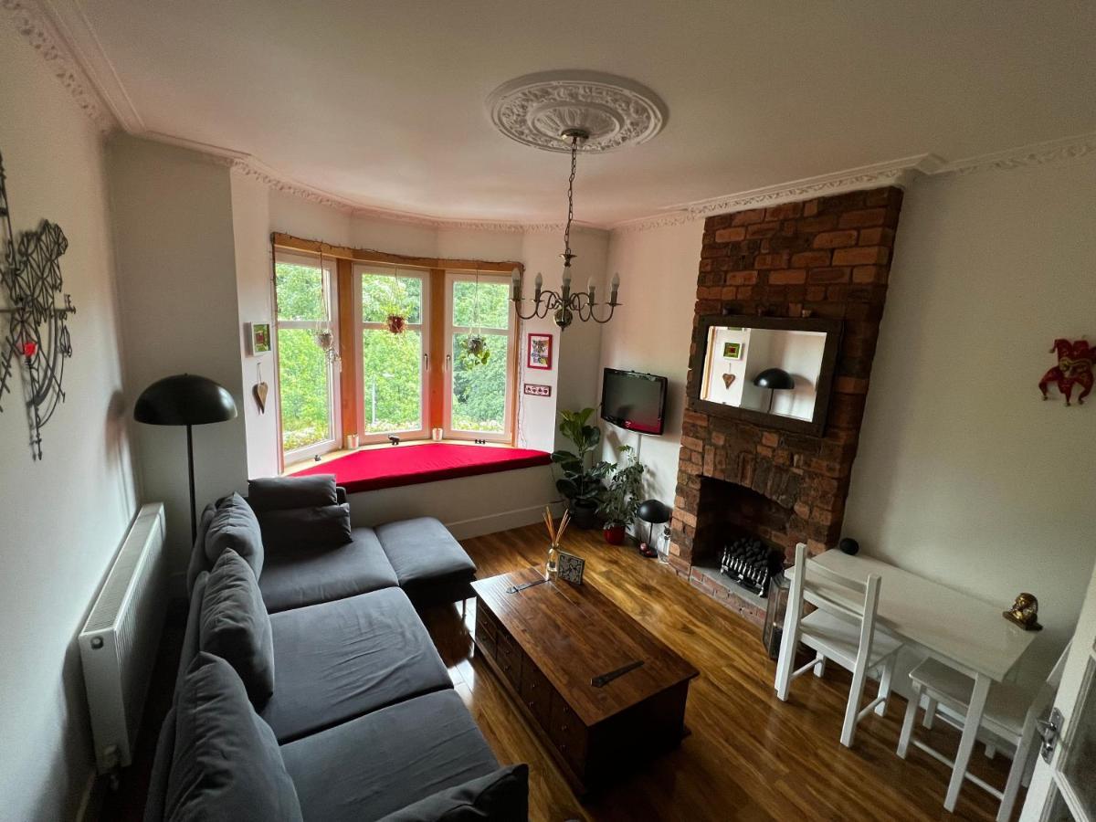 1 Bedroom Flat In Tolcross, Glasgow Top Floor. Esterno foto